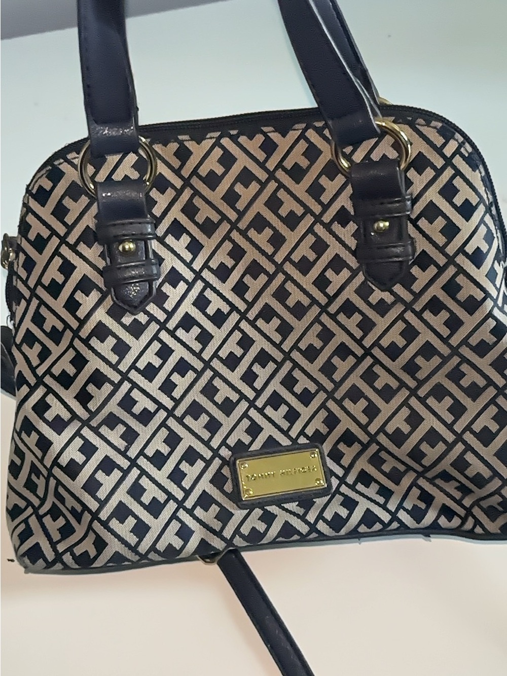 Tommy Hilfiger Crossbody Purse - Picture 2 of 5
